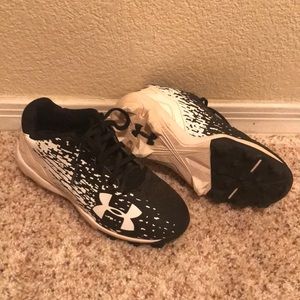 Under Armour size 12 boys cleats.